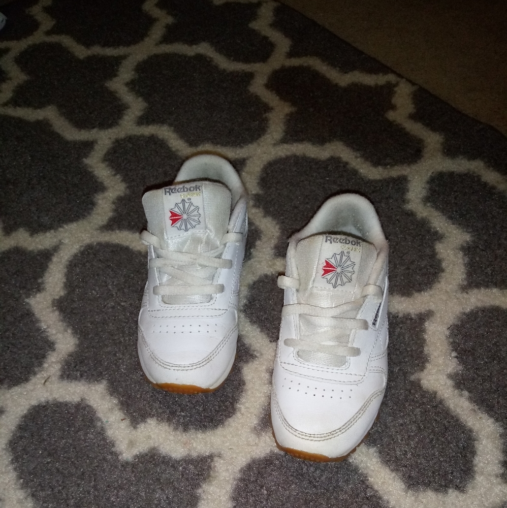 Kids classic leather reebok shoes